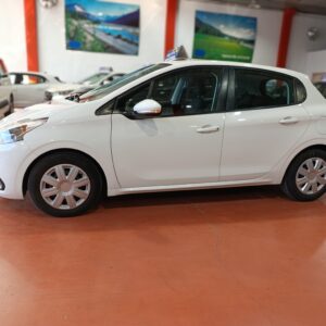 PEUGEOT 208 7992-KVK